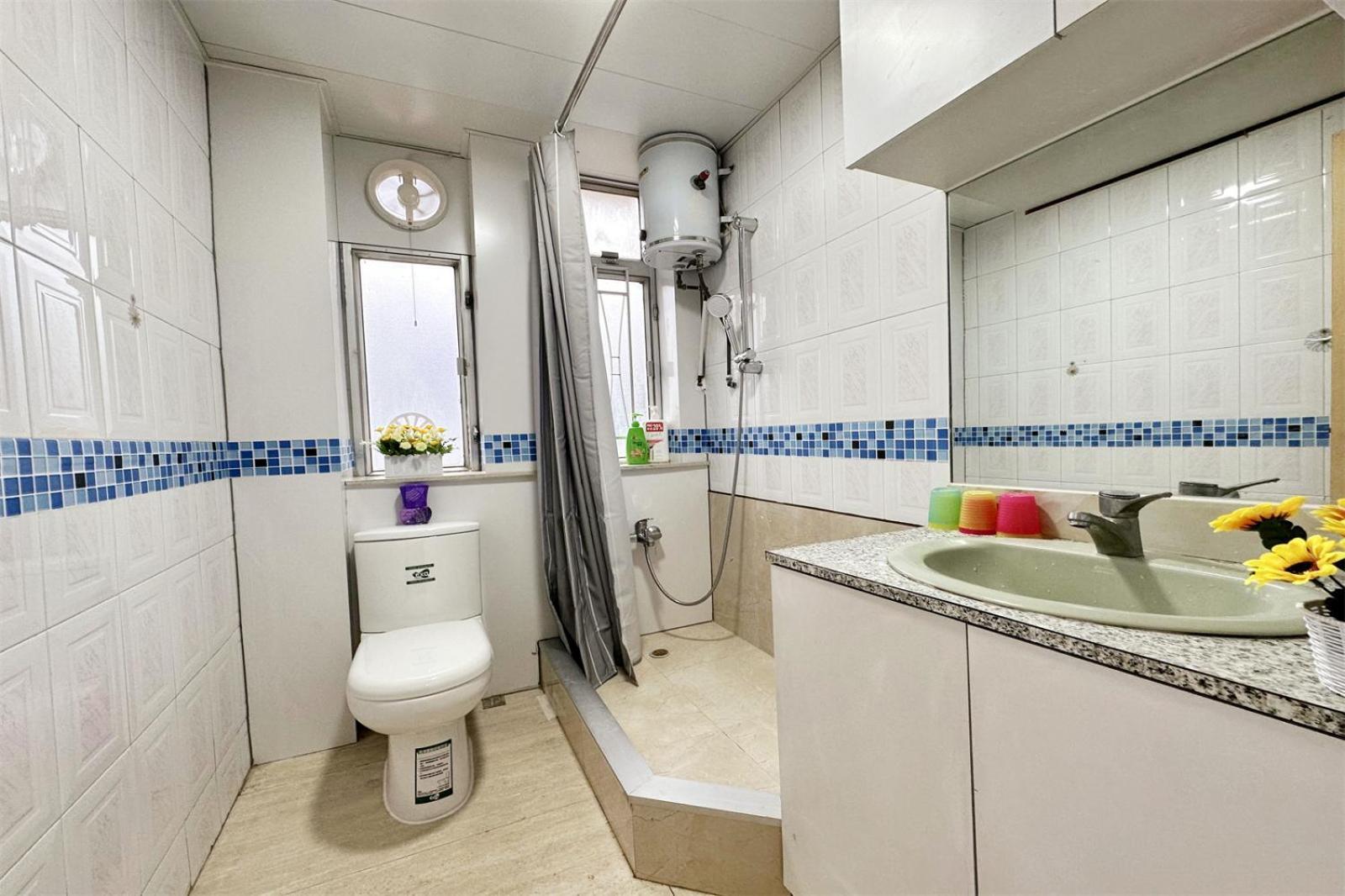 Fantastic Queen Beds, 4Rms Beside Mtr Grand 14Ppls 2 Bathrm Hong Kong Exterior photo